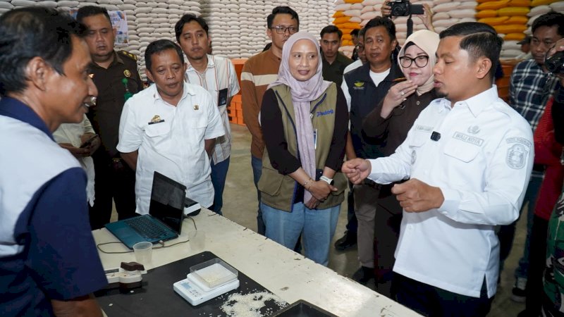 Tinjau Gudang Bulog, Wali Kota Parepare Tegaskan Warga Tak Akan Kekurangan Beras