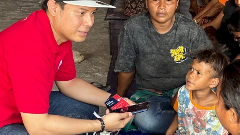 TelkomGroup membagikan kartu perdana SIMPATI dan voucher kuota gratis, serta menghadirkan Paket Darurat Rp1 bagi pelanggan Telkomsel (3 GB kuota, 1.000 SMS, dan 300 menit telepon selama 7 hari) yang dapat diaktifkan melalui Kode UMB *888*20#.