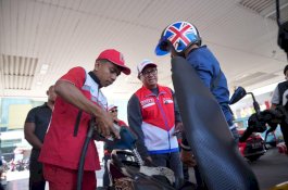 Peringati HUT RI ke-81, Pertamina Sulawesi Gelar Fun Riding, Sapa Pelanggan, hingga Donasikan Hasil Tebus Murah ke Korban Gempa NTT
