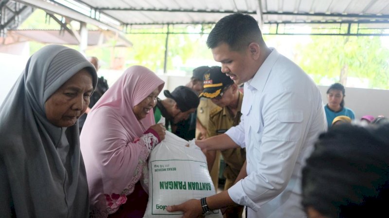 Bupati Bantaeng Salurkan  Bantuan Beras dan Minyak Goreng Untuk 31.654 Masyarakat Bantaeng