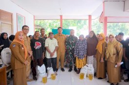 Bersama Dandim 1410, Bupati Bantaeng Salurkan Bantuan Pangan dan Tinjau Progres Jembatan Garuda