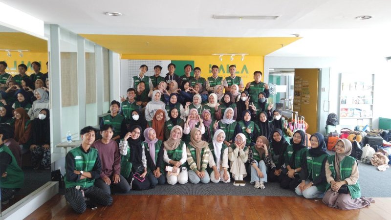 Beragam aktivitas penerima Beasiswa Kalla tahun lalu. Kini pendaftaran Beasiswa Kalla 2026 gelombang kedua resmi dibuka selama 15 Juli hingga 31 Agustus 2026.