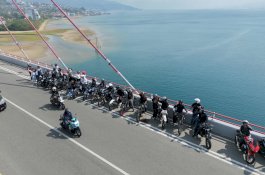 Promosikan Ikon Kota, Rolling City Honda CRF Lintasi Jembatan Merah Putih Ambon