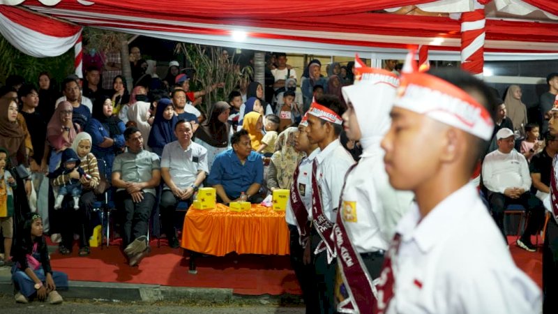 Semarak HUT ke-81 RI, Tasming Hamid Beri Semangat Peserta Gerak Jalan