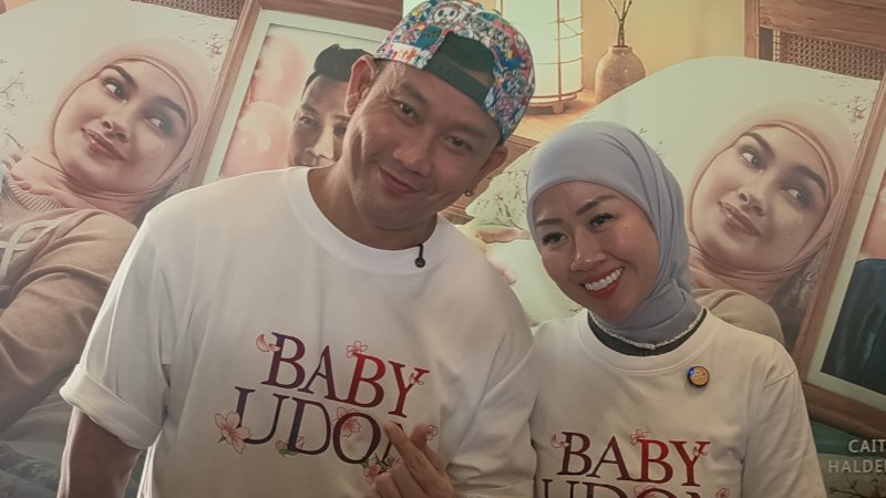 Denny Sumargo pemeran utama dan Fanny Kondoh 