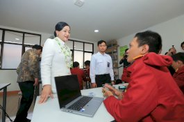 Lawan Beban FOMO dan FOPO, OJK Dorong Gen Z Bentuk Karakter Disiplin Lewat Tabungan
