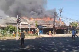 Kebakaran Melanda Asrama Tentara di Makassar 