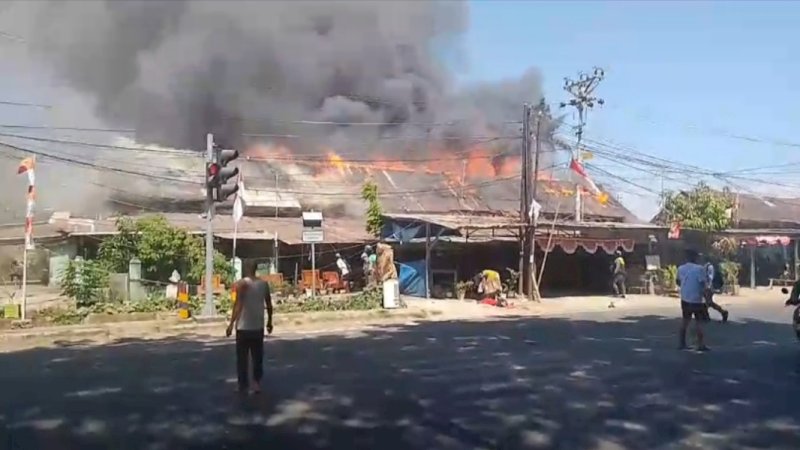 Kebakaran Melanda Asrama Tentara di Makassar 