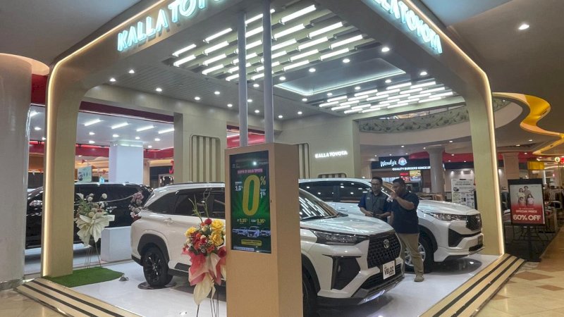 Booth kalla toyota yang ada di Mal 