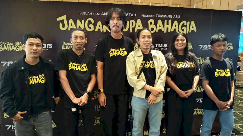 (ki-kan) Sutradara,  Andi Burhamzah, Penulis dan Pemain : Abu dan Tumming, Ulla diperankan Alghifahri Jasin, Anggu Batari,M Akif Dhifullah (anak bungsu)
