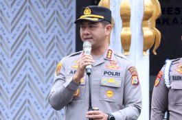 Turunkan Anggota, Kapolrestabes Makassar Imbau Masyarakat Tertib Antri BBM