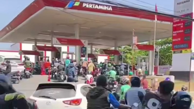 Geram, Uki Soroti Antrean di Sejumlah SPBU