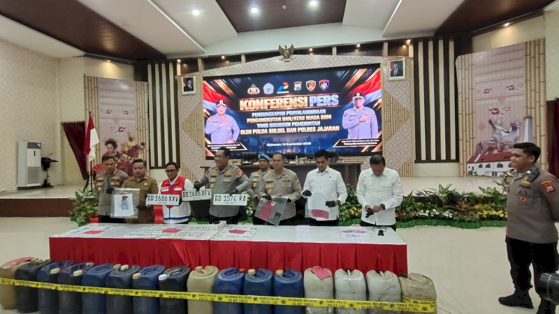 Rilis pengungkapan dugaan tindak pidana penyalahgunaan BBM bersubsidi oleh Polda Sulsel pada Senin 14 September 2026 di Mapolda Sulsel. (Dok Rakyatku)