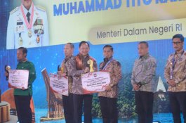 Parepare Raih Penghargaan Terbaik III Akses Layanan Pendidikan Regional Sulawesi