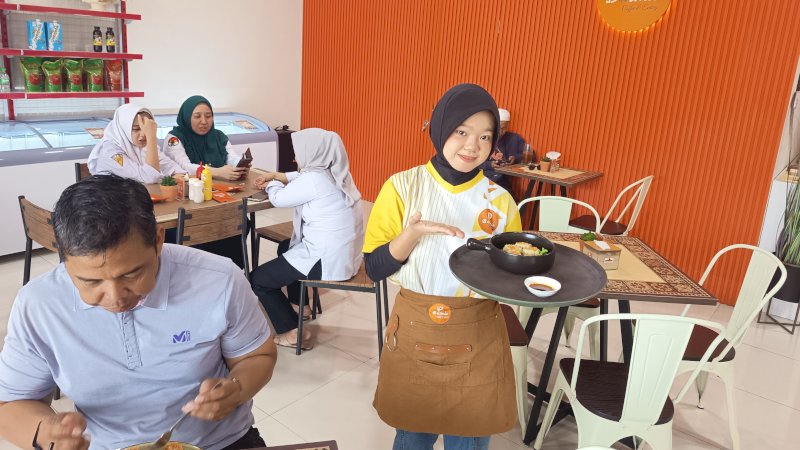 Bossmie tidak hanya menyasar konsumen yang ingin sekadar makan dan minum. Tempat tersebut juga dapat menjadi alternatif lokasi untuk menggelar rapat, arisan, pertemuan komunitas, hingga sekadar nongkrong bersama teman