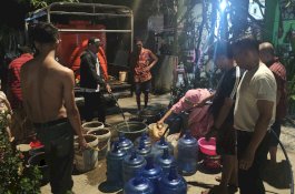 Kemarau Panjang, Pemkot Makassar Salurkan 4,56 Juta Liter Air Bersih untuk Masyarakat