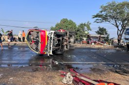 Mobil Damkar Pemda Pangkep Terguling Saat Bertugas, 2 Meninggal Dunia