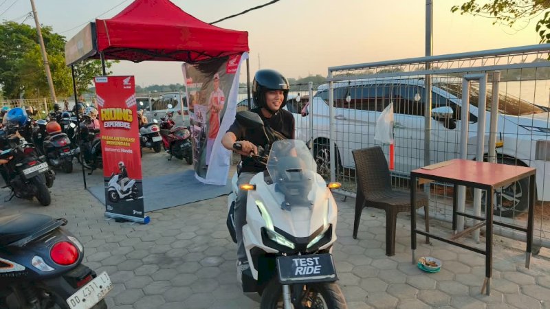 Astra Motor Sulawesi Selatan (Asmo Sulsel) menghadirkan test ride di gelaran Honda AT Family Day di Titik Sunset Cafe, Kabupaten Gowa, Minggu, 20 September 2026.