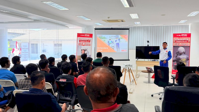 Astra Motor Sulawesi Selatan (Asmo Sulsel) saat memberikan pembekalan keselamatan berkendara bagi karyawan PT BMW Sales Operation dan PT Sigap Prima Astrea di Makassar, Sabtu, 19 September 2026.