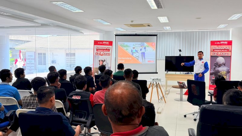 Menyadari vitalnya aspek keselamatan lalu lintas dalam mendukung standar Kesehatan dan Keselamatan Kerja (K3) perusahaan, Astra Motor Sulawesi Selatan (Asmo Sulsel) secara konsisten mengedukasi karyawan di lingkungan Grup Astra melalui program safety riding