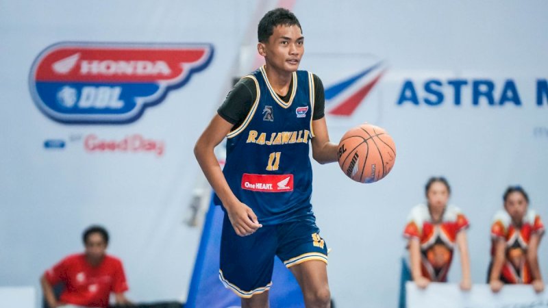 Muhammad Fathurrochman Syauqi saat membela SMA Rajawali Makassar saat bertanding di laga semifinal DBL South Sulawesi, pada 24 September 2026