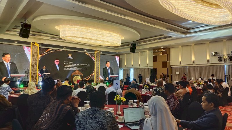 Ketua Komisi Yudisial, Prof. Dr. KPA H. Abdul Chair Ramadhan, S.H., M.H dalam diskusi publik di Makassar pada Kamis 1 Oktober 2026. (Dok Rakyatku)