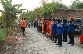Masuk Hujan Cari Kayu Sejak Rabu, Warga Lutim Belum Juga Kembali