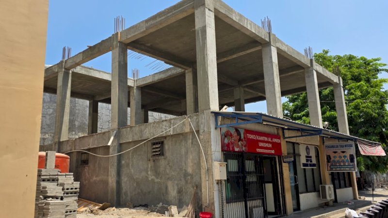 Dewan Pimpinan Pusat Ikatan Keluarga Alumni (DPP IKA) Universitas Muhammadiyah (Unismuh) Makassar terus mempercepat pembangunan Gedung Alumni setinggi lima lantai.