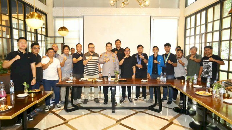Pertamina Patra Niaga Regional Sulawesi bersama jajaran Polrestabes Makassar membuka ruang dialog strategis bersama kelompok Cipayung Plus, yang terdiri dari PMKRI, PMI, dan GMKI Makassar, di Makassar, Jumat (25/9)