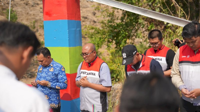 PT Pertamina (Persero) bersama PT Pertamina Patra Niaga dan PertaMC kembali membuktikan komitmen sosialnya bagi masyarakat melalui peresmian rehabilitasi Jembatan Gantung Desa Kaluppini, Kecamatan Enrekang, Kabupaten Enrekang, Sulawesi Selatan.