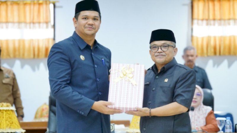 Bupati Serahkan Tiga Ranperda untuk Dibahas DPRD Bantaeng