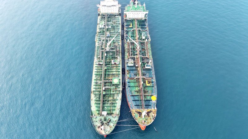 Didukung penuh oleh PT Pelabuhan Indonesia (Persero) atau Pelindo, PJM telah mempersiapkan berbagai sarana dan prasarana pendukung beserta tenaga pandu yang kompeten guna menjamin kelancaran pelayanan kapal di kawasan tersebut