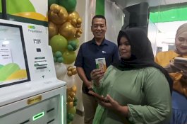 Pegadaian Luncurkan ATM Emas di Makassar, Perkuat Transformasi Digital dan Akses Investasi Masyarakat