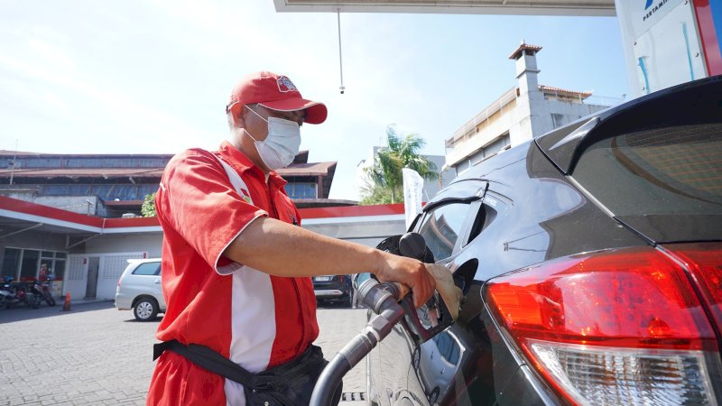 Pertamina Patra Niaga Regional Sulawesi mengupayakan tambahan pasokan Pertalite sebanyak 5 juta liter yang diangkut kapal tanker MT Maritim Khatulistiwa menuju Integrated Terminal Bitung untuk mendukung penyaluran BBM di Manado dan sekitarnya.