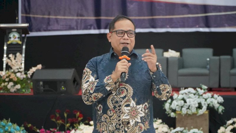 Kepala OJK Provinsi Sulawesi Selatan dan Sulawesi Barat, Moch. Muchlasin