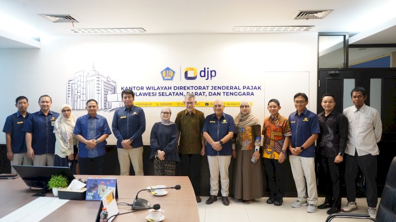 Finance & Legal Director KALLA, Imelda Jusuf Kalla, bersama jajaran manajemen menghadiri sosialisasi PMK Nomor 71 Tahun 2026 yang digelar Kanwil DJP Sulselbartra di Makassar, Rabu (21/10/2026).