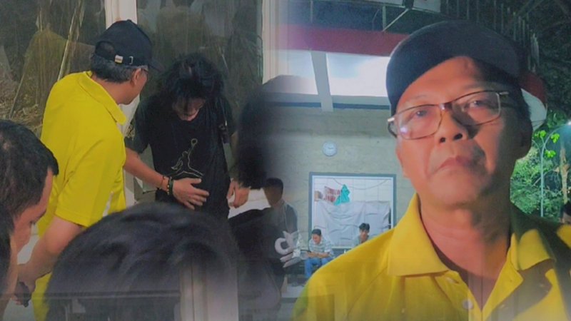 Sekretaris Universitas Hasanuddin, Prof. Dr. Eng. Amiruddin S.Si., M.Si. (baju kuning)