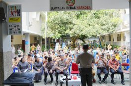 Polda Sulsel Gelar Ibadah Oikumene Bersama Anak-Anak SLB Rajawali Makassar