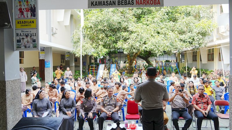 Polda Sulsel Gelar Ibadah Oikumene Bersama Anak-Anak SLB Rajawali Makassar