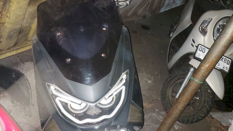 Tujuh Motor Rusak Ditimpa Kontainer di Jalan Nusantara
