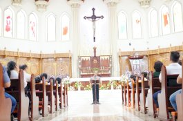 Wakapolda Sulsel Sampaikan Pesan Kamtibmas di Minggu Kasih Katedral Makassar