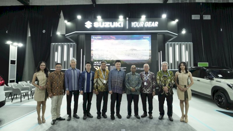 Suzuki menghadirkan tiga kendaraan unggulan dalam GIIAS Makassar 2026 di Summarecon Mutiara Makassar Convention Center, Rabu (28/10/2026). Pengunjung dapat mencoba kendaraan melalui fasilitas test drive sekaligus memperoleh informasi program penjualan selama pameran.