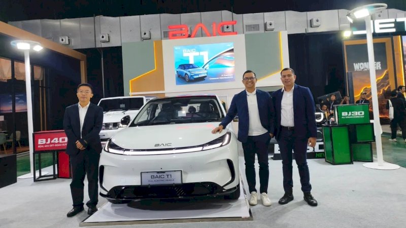 BAIC Indonesia menghadirkan empat model kendaraan dalam GIIAS Makassar 2026 di Summarecon Mutiara Makassar Convention Center, Rabu (28/10/2026). Selama pameran, BAIC menawarkan program diskon hingga Rp100 juta untuk sejumlah model kendaraan.