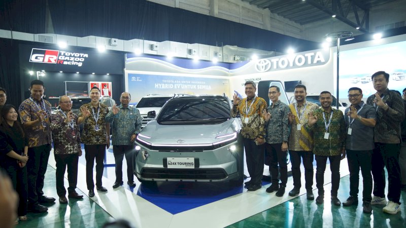 Toyota memperkenalkan Land Cruiser FJ, New bZ4X Touring Battery EV, dan New Land Cruiser 300 Hybrid EV dalam ajang GIIAS Makassar 2026. Ketiga kendaraan tersebut menjadi bagian dari perayaan 55 tahun kehadiran Toyota di Indonesia.