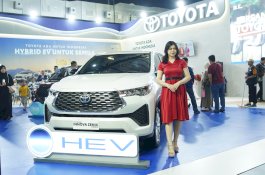 Perkuat Konektivitas Kendaraan, Toyota Hadirkan Layanan T Intouch with Toyota Remote pada Kijang Innova Zenix
