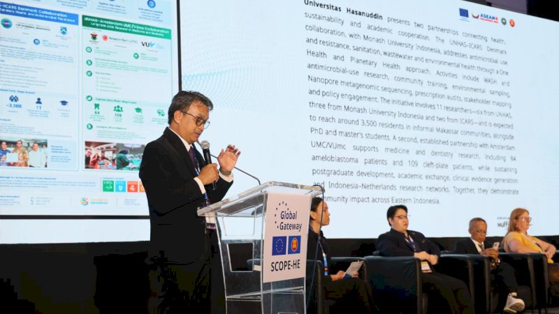 Direktur Kemitraan Strategis Universitas Hasanuddin, Abdullah Sanusi, memperkenalkan model kolaborasi riset kesehatan dan kemitraan akademik internasional dalam forum Sustainable Futures Showcase di Metro Manila, Filipina, 27&ndash;28 Oktober 2026