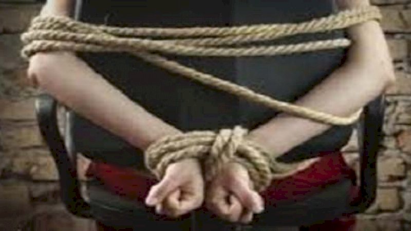Suaminya Bunuh Diri, Wanita Ini Diikat Bersama Pria Penyandang Disabilitas lalu Diarak Keliling Kampung