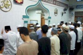 Dipicu Kunci Kotak Amal, Imam Masjid Dibacok Sopirnya saat Sedang Memimpin Salat Magrib