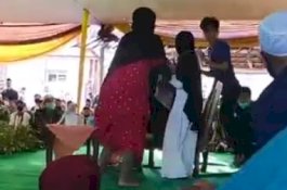 Cabut Sendiri Patahan Pisau di Lengannya, Syekh Ali Jaber Ungkap Pertolongan Allah di Lampung