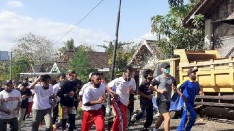 Maju Pilkada, Anak Buah Prabowo Lari 7 Kilometer untuk Mendaftar ke KPU
